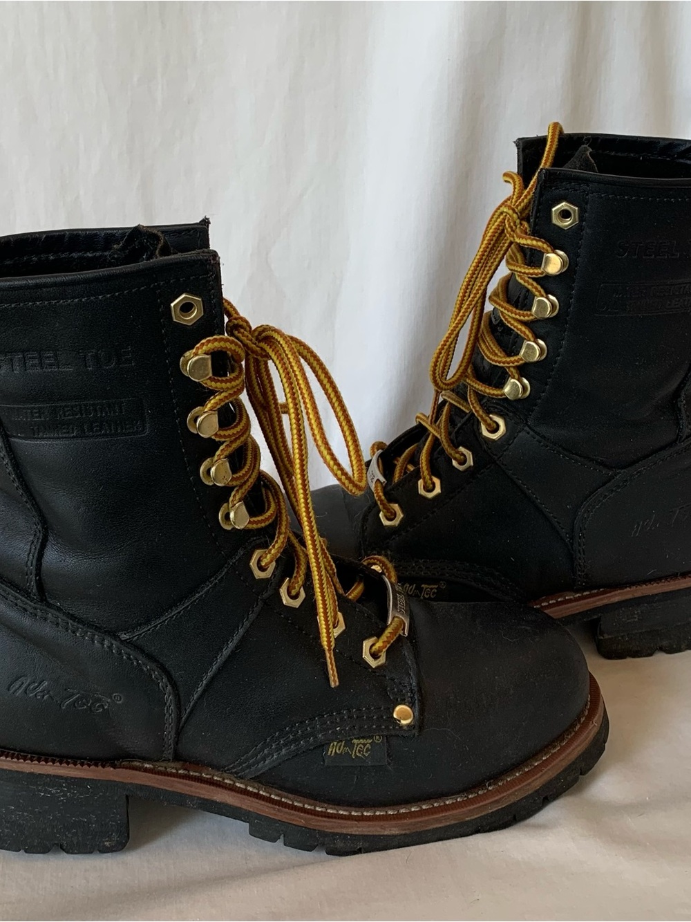 Logging Boots with Steel Toe Men's size 7, Women's size 9